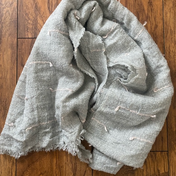 J Crew Blanket Scarf - Picture 3 of 5